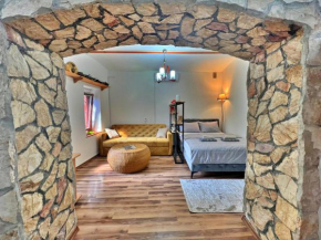 Chic Old Town Studio with Patio
